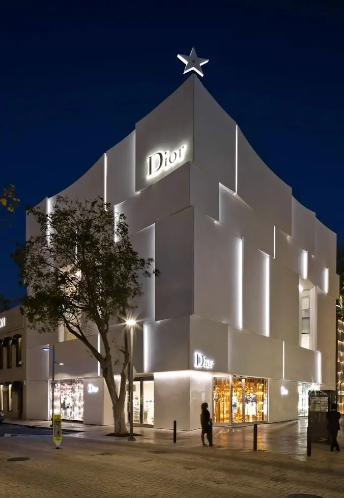 Ảnh Dior sang trọng là biểu tượng của sự hoàn hảo Ảnh Dior sang trọng là biểu tượng của sự hoàn hảo