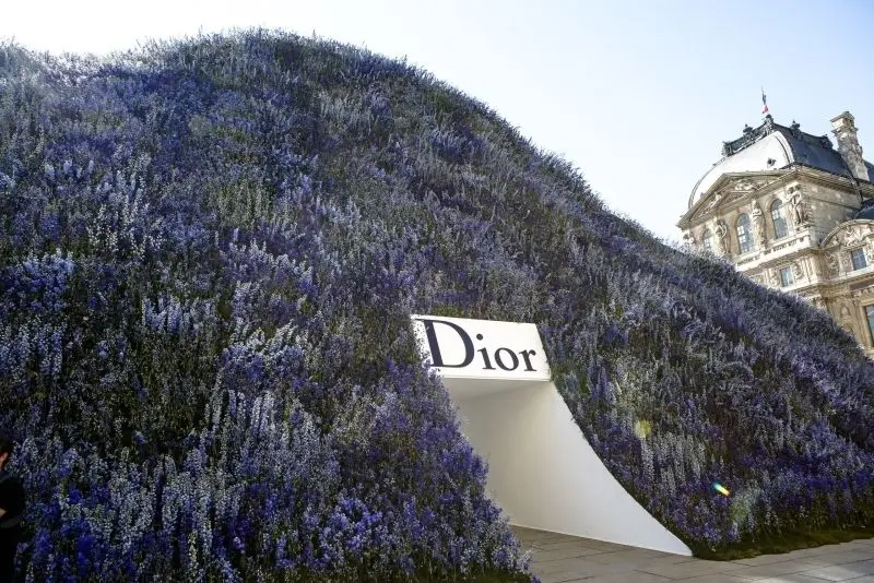 Hình ảnh Dior sang trọng được yêu thích trên mạng xã hội Hình ảnh Dior sang trọng được yêu thích trên mạng xã hội