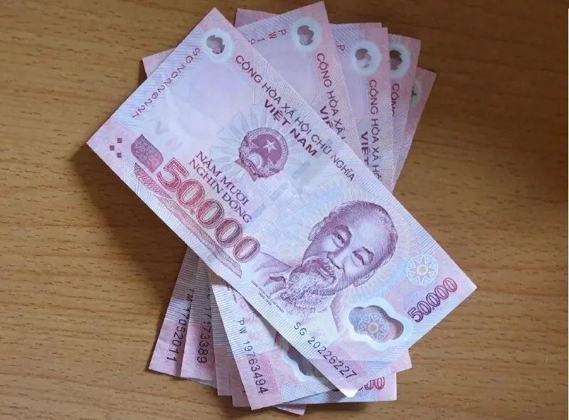 Tiền 50K trong khung cảnh đơn giản mà tinh tế Tiền 50K trong khung cảnh đơn giản mà tinh tế