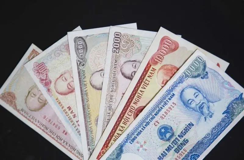 Hình ảnh tiền lẻ với nhiều màu sắc khác nhau Hình ảnh tiền lẻ với nhiều màu sắc khác nhau