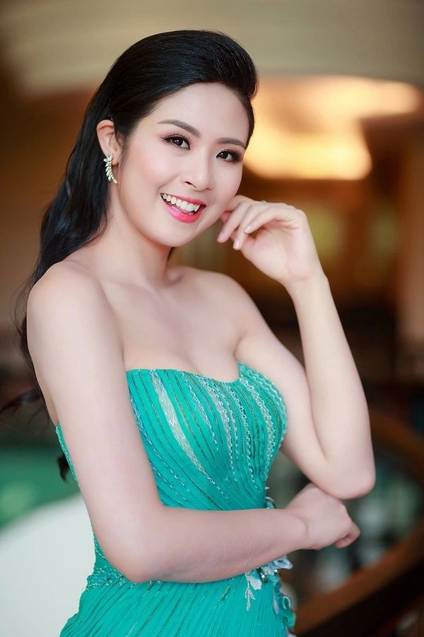 Ảnh người mẫu nữ gợi cảm hút mọi ánh nhìn Ảnh người mẫu nữ gợi cảm hút mọi ánh nhìn