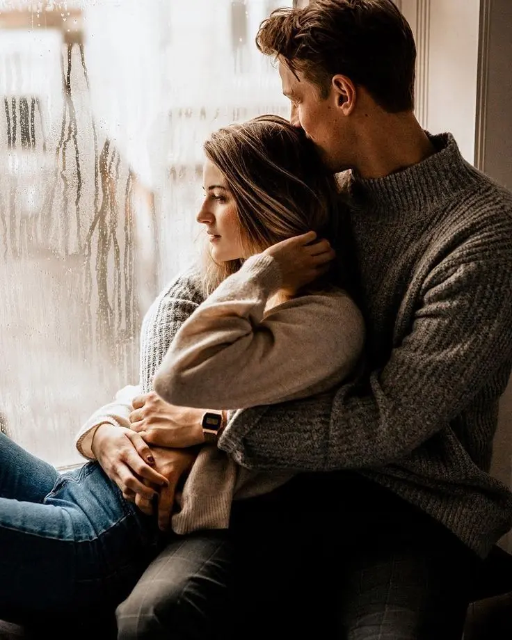 Ảnh ôm nhau lãng mạn với cảm xúc tràn đầy yêu thương Ảnh ôm nhau lãng mạn với cảm xúc tràn đầy yêu thương
