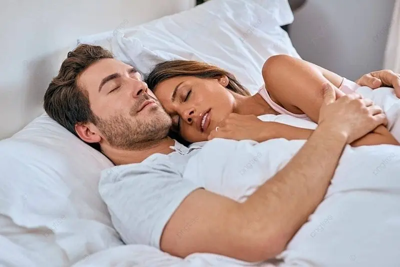 Ảnh cặp đôi ôm nhau ngủ thể hiện tình yêu chân thành Ảnh cặp đôi ôm nhau ngủ thể hiện tình yêu chân thành