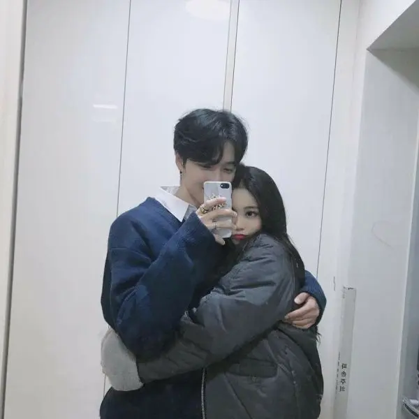 Hình ảnh ôm nhau lãng mạn dành cho cặp đôi đang yêu Hình ảnh ôm nhau lãng mạn dành cho cặp đôi đang yêu