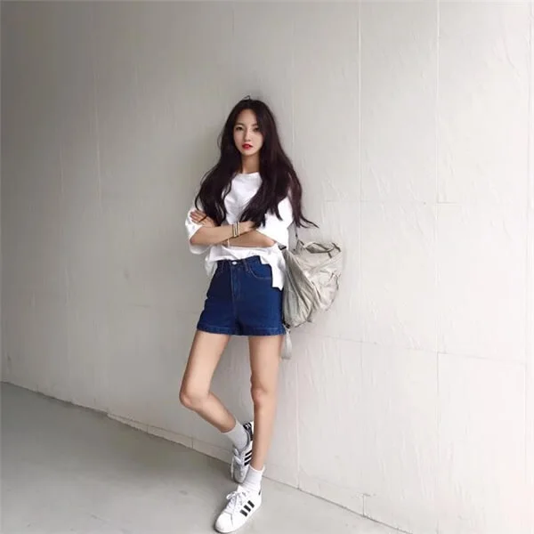 Chụp dáng đẹp khoe vẻ đẹp tự nhiên trong từng khung hình Chụp dáng đẹp khoe vẻ đẹp tự nhiên trong từng khung hình