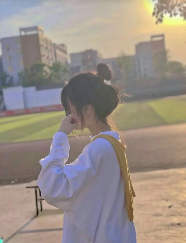 Ảnh mạng gái chụp dáng mặc váy phong cách cổ điển và cuốn hút Ảnh mạng gái chụp dáng mặc váy phong cách cổ điển và cuốn hút