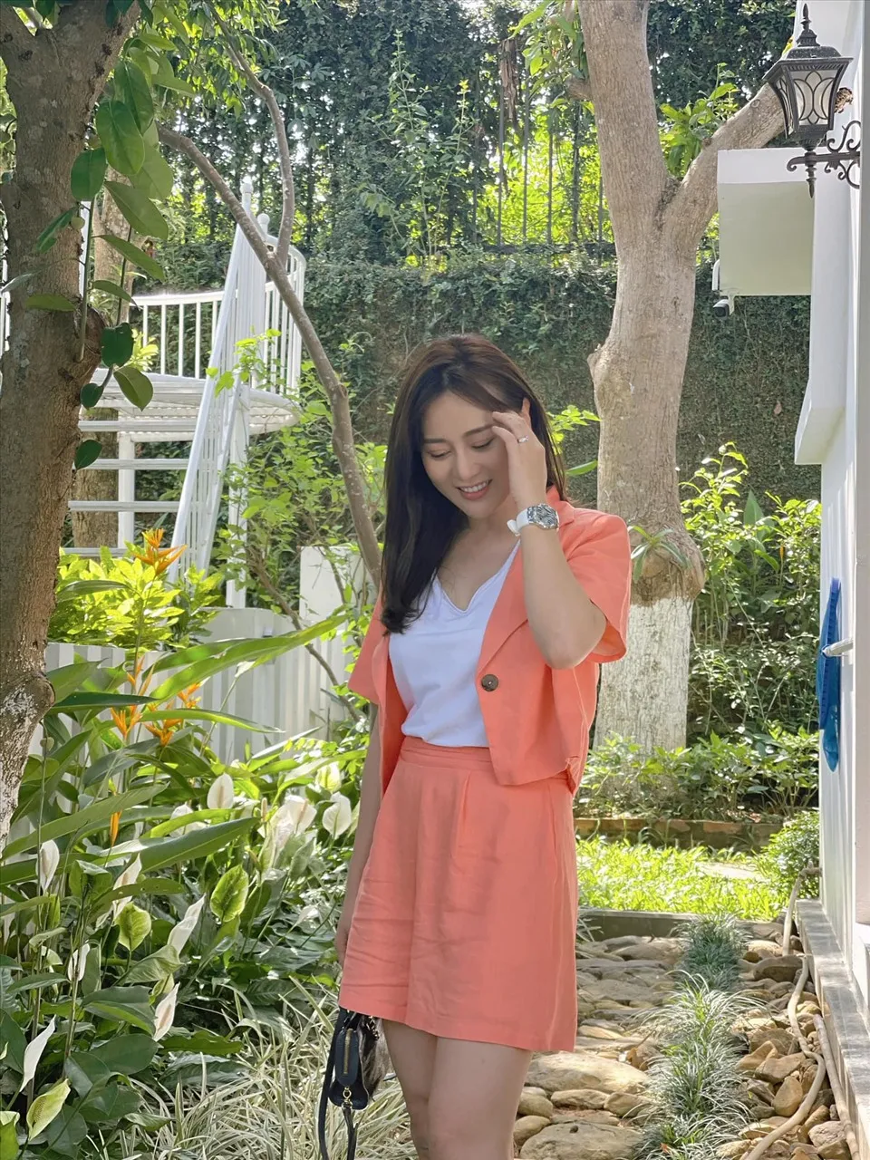 Phương Oanh sở hữu nét đẹp thanh thoát đầy cuốn hút Phương Oanh sở hữu nét đẹp thanh thoát đầy cuốn hút