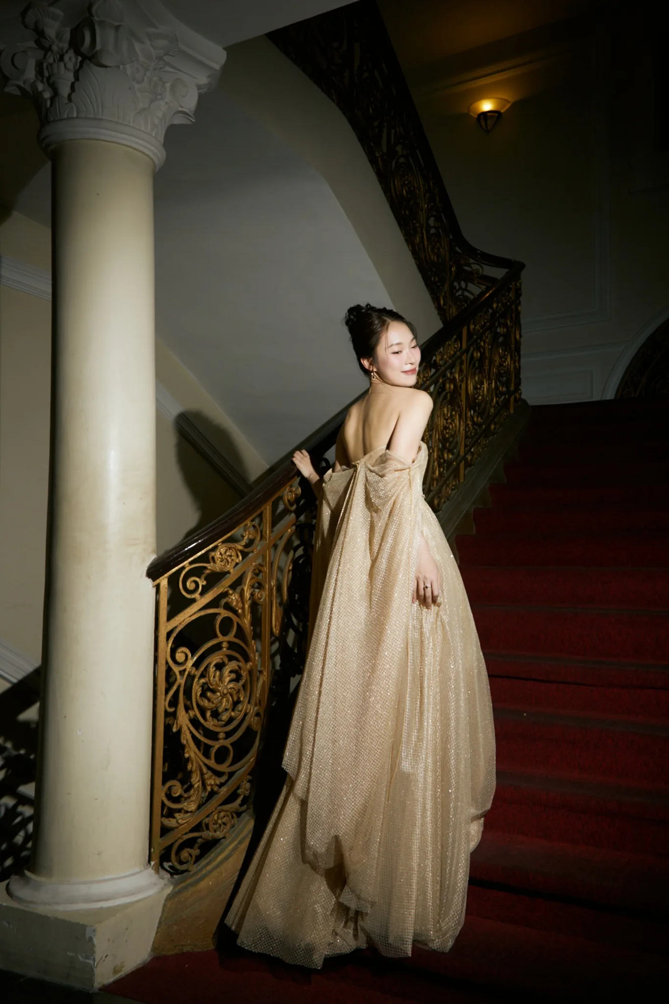MC Khánh Vy dẫn dắt chương trình một cách tự nhiên, lôi cuốn và đầy hấp dẫn. MC Khánh Vy dẫn dắt chương trình một cách tự nhiên, lôi cuốn và đầy hấp dẫn.