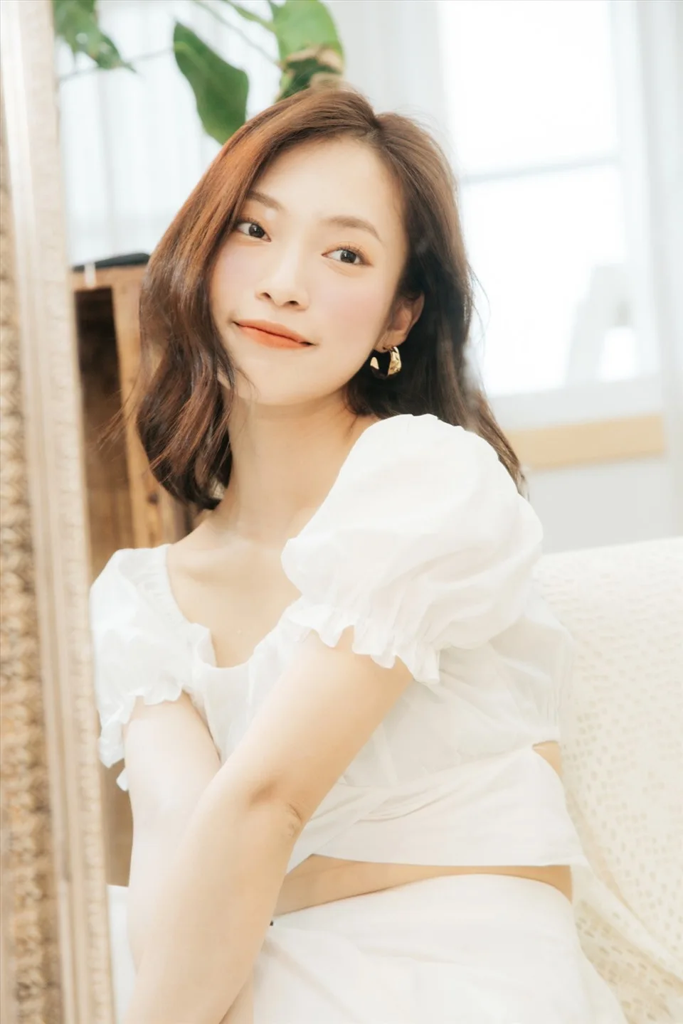 MC Khánh Vy luôn xuất hiện với phong cách tinh tế, khiến người hâm mộ mê mẩn. MC Khánh Vy luôn xuất hiện với phong cách tinh tế, khiến người hâm mộ mê mẩn.