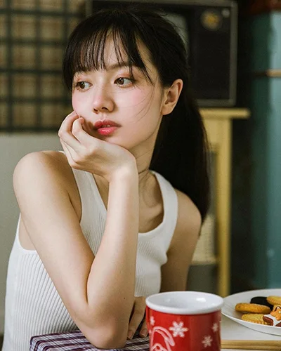 Gái xinh cute đeo kính, vẻ đẹp thông minh, hiện đại và quyến rũ. Gái xinh cute đeo kính, vẻ đẹp thông minh, hiện đại và quyến rũ.