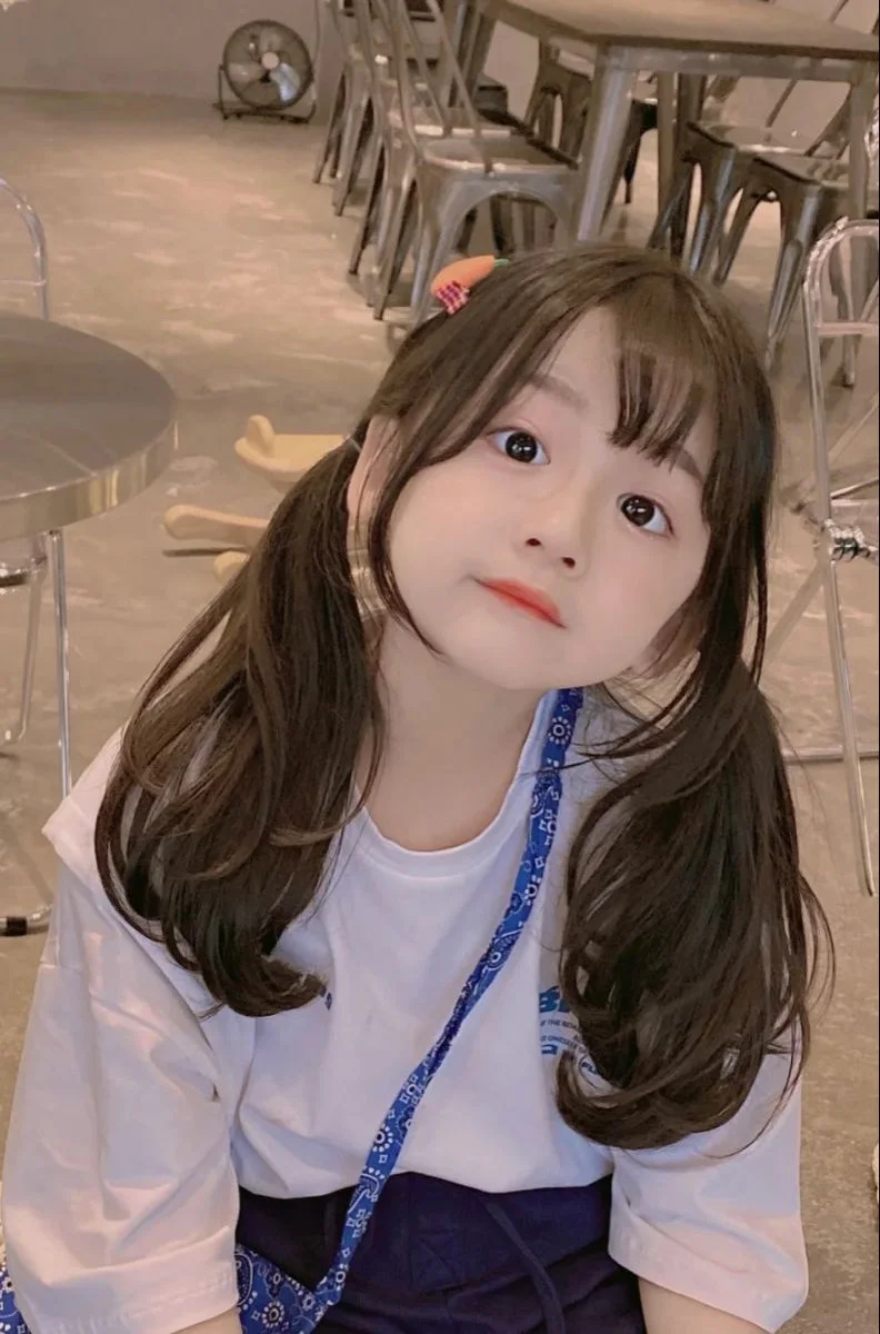 Vẻ ngây thơ của bé gái cute hoạt hình qua từng chi tiết Vẻ ngây thơ của bé gái cute hoạt hình qua từng chi tiết