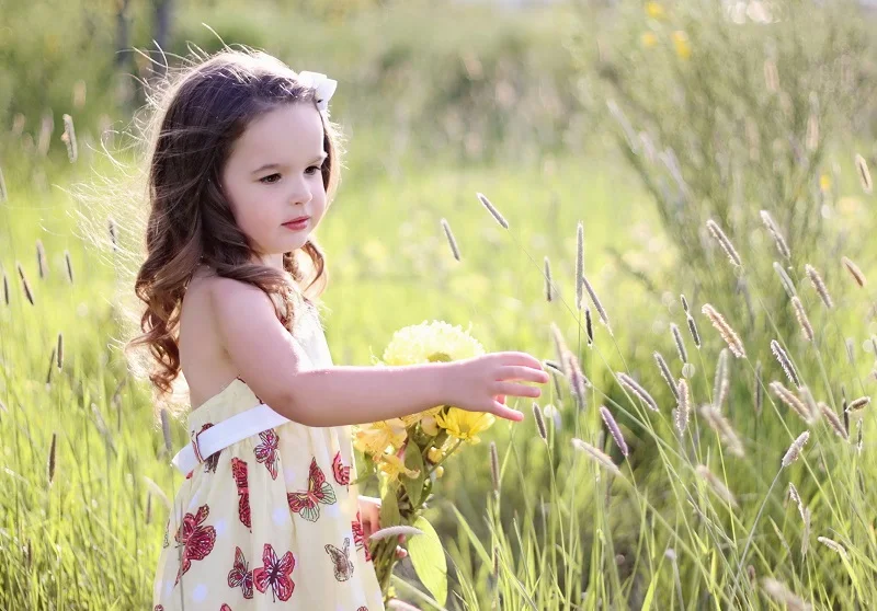 Bé gái cute dễ thương khiến ai cũng muốn ngắm nhìn Bé gái cute dễ thương khiến ai cũng muốn ngắm nhìn