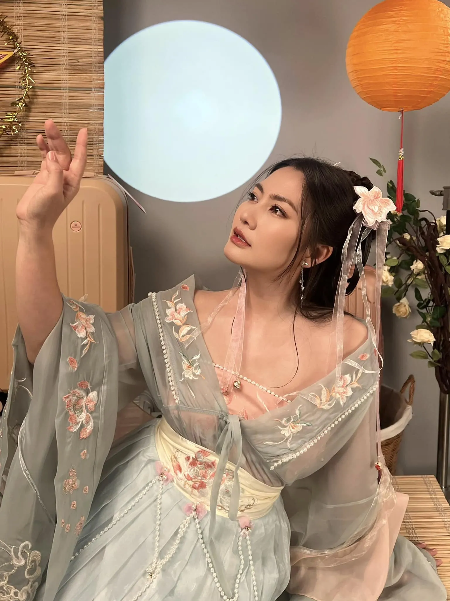 Ngọc Lan tỏa sáng với nét đẹp dịu dàng và thanh thoát Ngọc Lan tỏa sáng với nét đẹp dịu dàng và thanh thoát