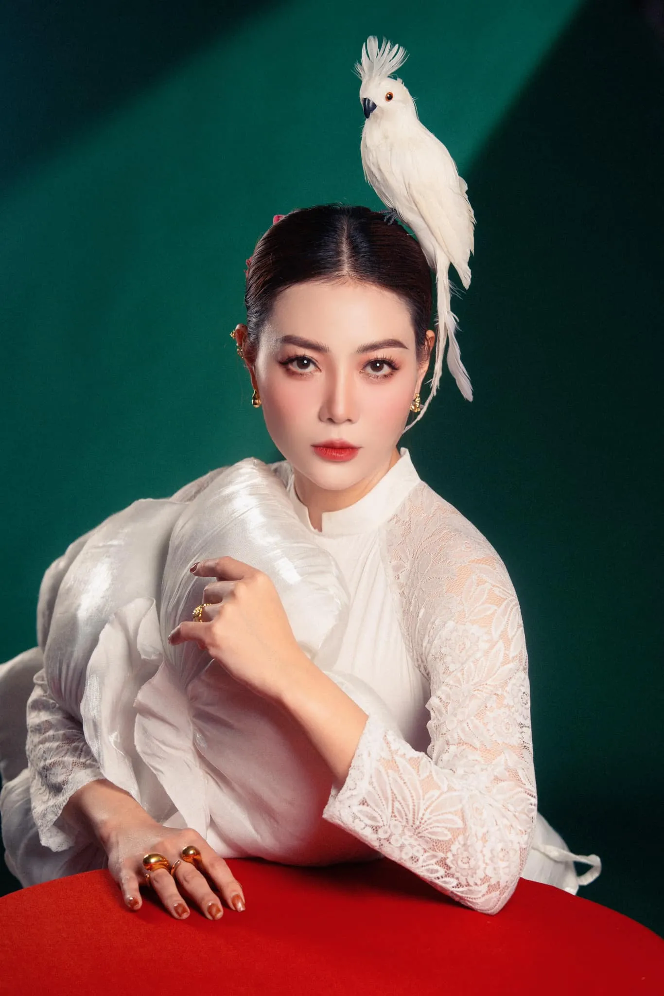 Thanh Hương toát lên thần thái nhẹ nhàng và cuốn hút Thanh Hương toát lên thần thái nhẹ nhàng và cuốn hút