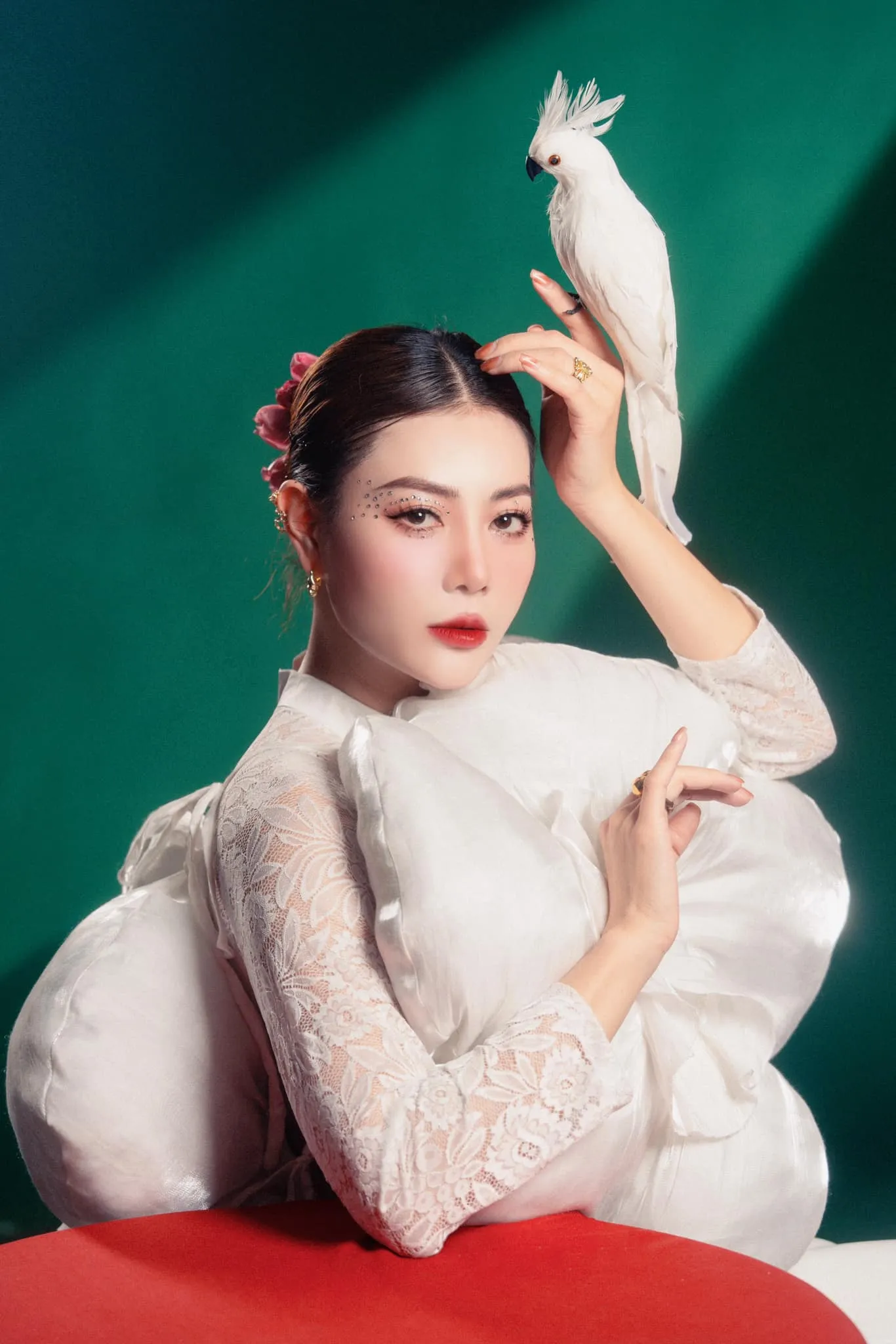 Thanh Hương sở hữu vẻ đẹp thanh thoát và quyến rũ Thanh Hương sở hữu vẻ đẹp thanh thoát và quyến rũ