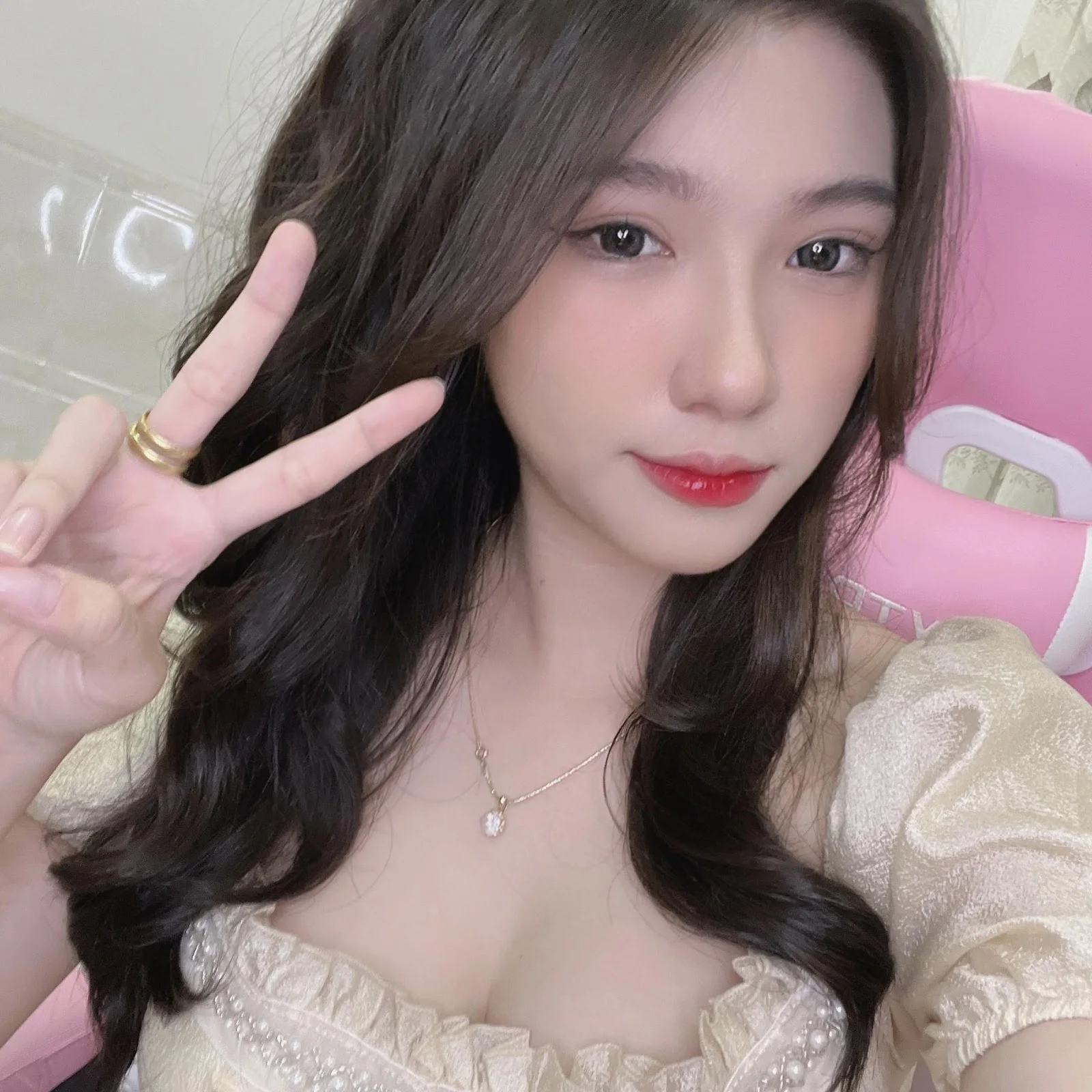 Không thể bỏ qua hình ảnh gái xinh dễ thương với sắc thái đầy thu hút. Không thể bỏ qua hình ảnh gái xinh dễ thương với sắc thái đầy thu hút.