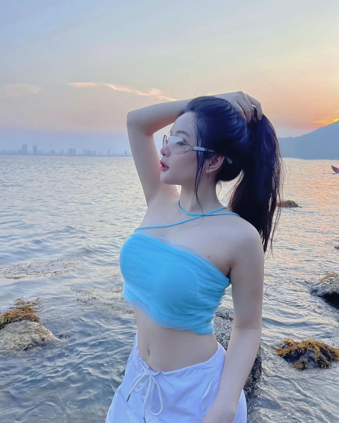Hình ảnh gái xinh full hd làm nổi bật từng đường nét quyến rũ. Hình ảnh gái xinh full hd làm nổi bật từng đường nét quyến rũ.