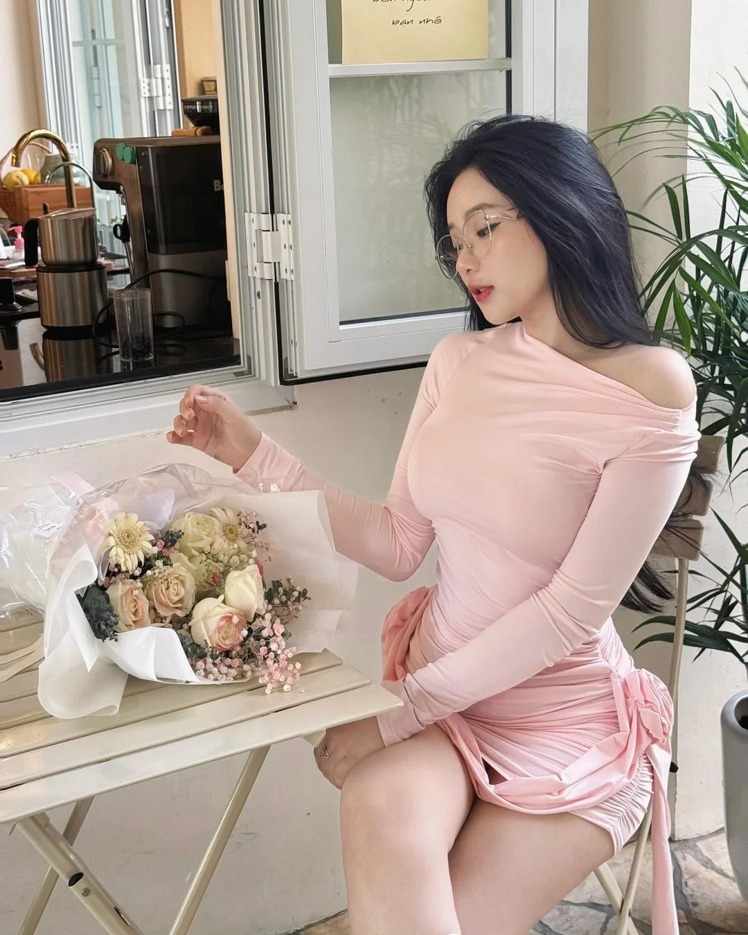 Hình ảnh gái xinh sexy nổi bật với sự cuốn hút khó cưỡng. Hình ảnh gái xinh sexy nổi bật với sự cuốn hút khó cưỡng.
