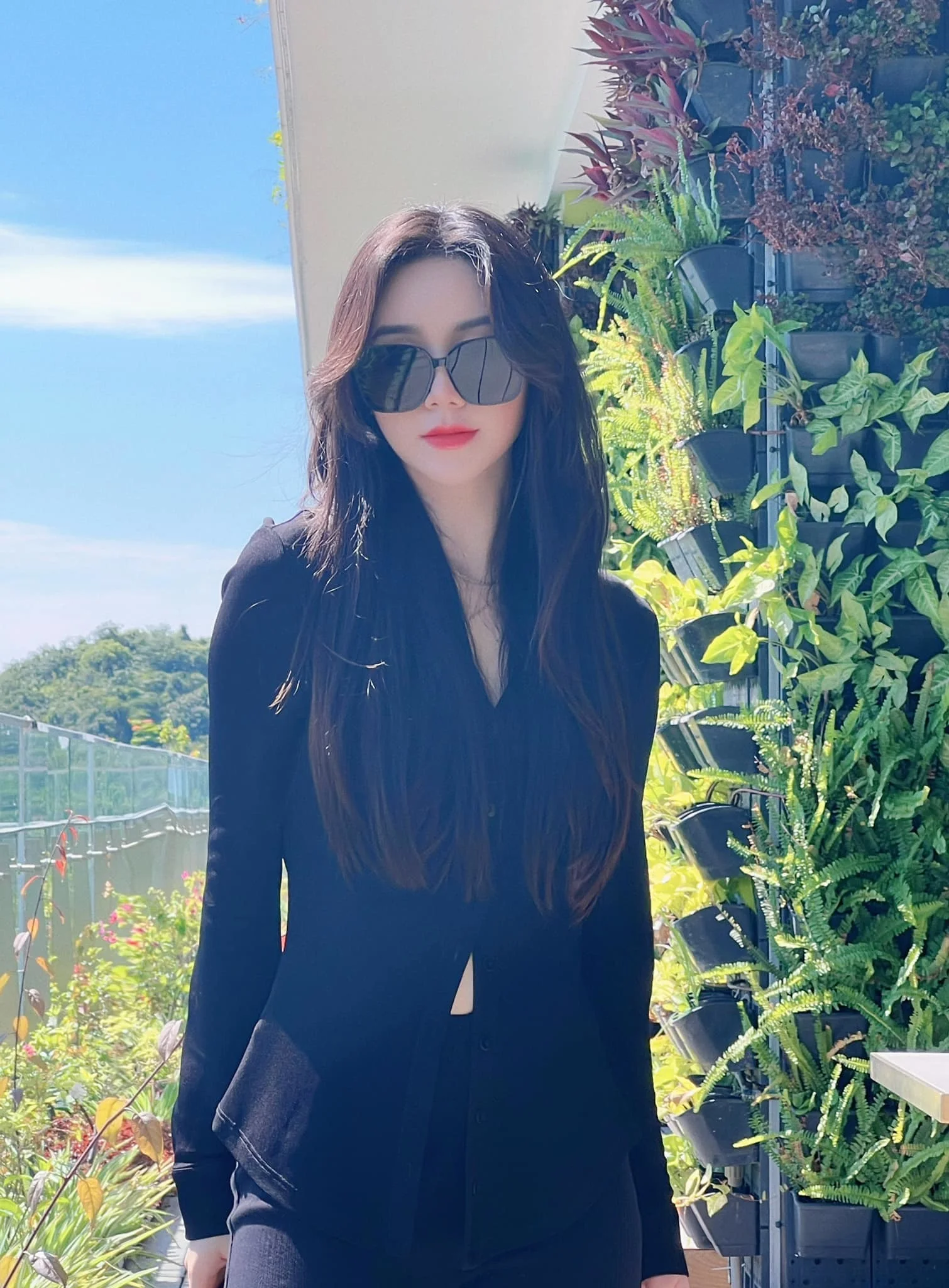 Quỳnh Kool thể hiện sự mạnh mẽ và kiên cường Quỳnh Kool thể hiện sự mạnh mẽ và kiên cường