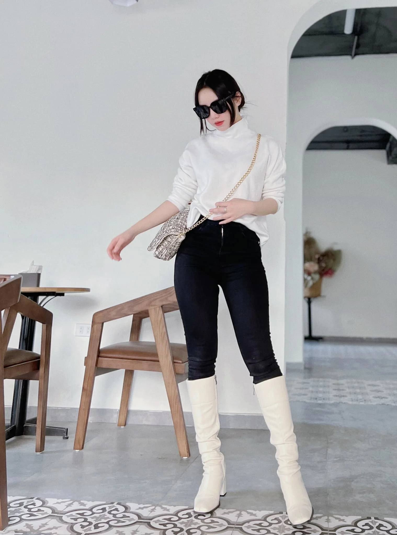 Quỳnh Kool với vẻ đẹp thanh thoát Quỳnh Kool với vẻ đẹp thanh thoát