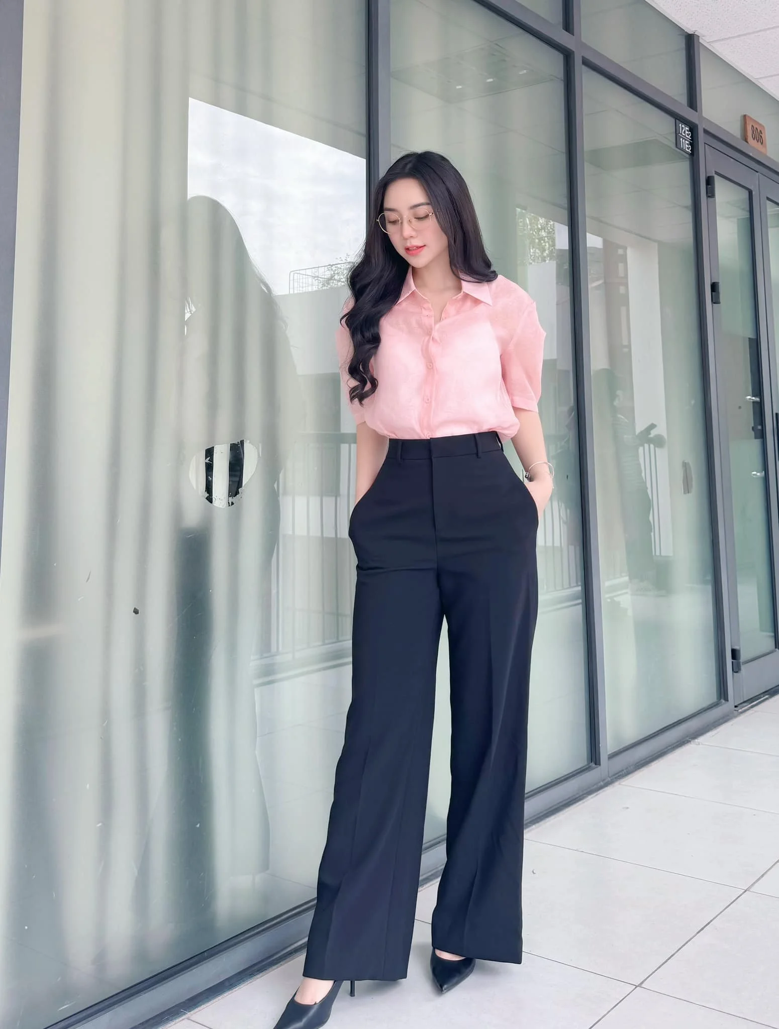 Quỳnh Kool với vẻ đẹp sắc sảo và duyên dáng Quỳnh Kool với vẻ đẹp sắc sảo và duyên dáng