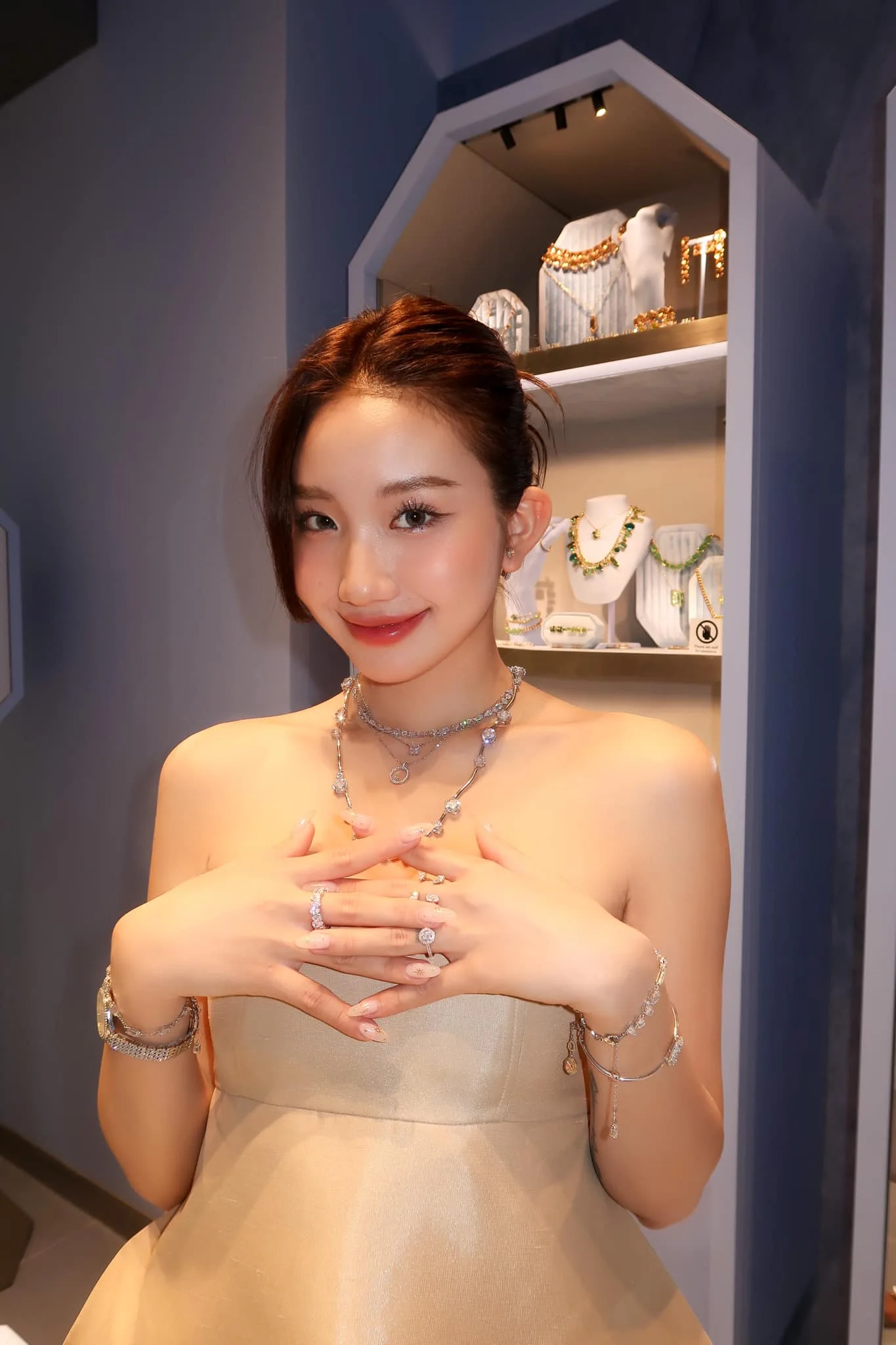 Hot girl Lê Thị Khánh Huyền - phong cách, xinh đẹp và cuốn hút. Hot girl Lê Thị Khánh Huyền - phong cách, xinh đẹp và cuốn hút.