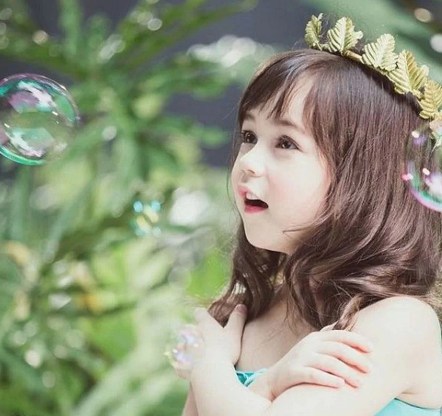 Tự nhiên và dễ mến trong ảnh bé gái cute, toát lên nét đáng yêu ngọt ngào. Tự nhiên và dễ mến trong ảnh bé gái cute, toát lên nét đáng yêu ngọt ngào.