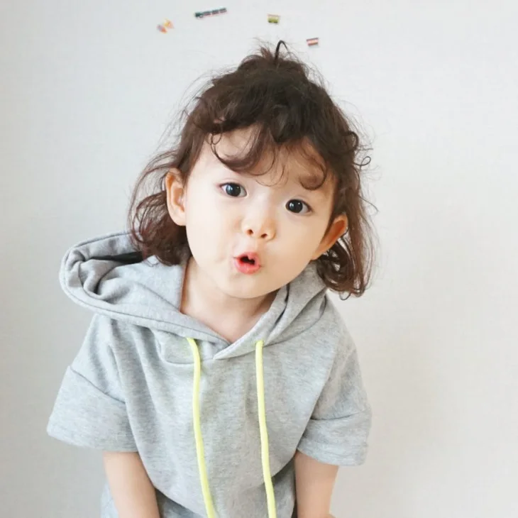 Ảnh bé gái đáng yêu với nét mặt hồn nhiên, luôn làm người xem cảm thấy dễ chịu. Ảnh bé gái đáng yêu với nét mặt hồn nhiên, luôn làm người xem cảm thấy dễ chịu.