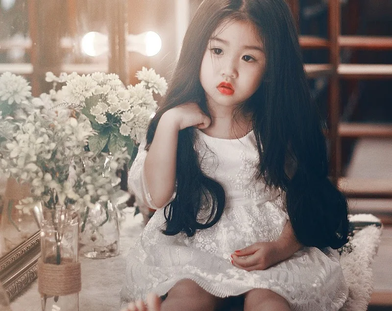 Ảnh bé gái dễ thương với ánh mắt trong sáng, thu hút mọi ánh nhìn. Ảnh bé gái dễ thương với ánh mắt trong sáng, thu hút mọi ánh nhìn.
