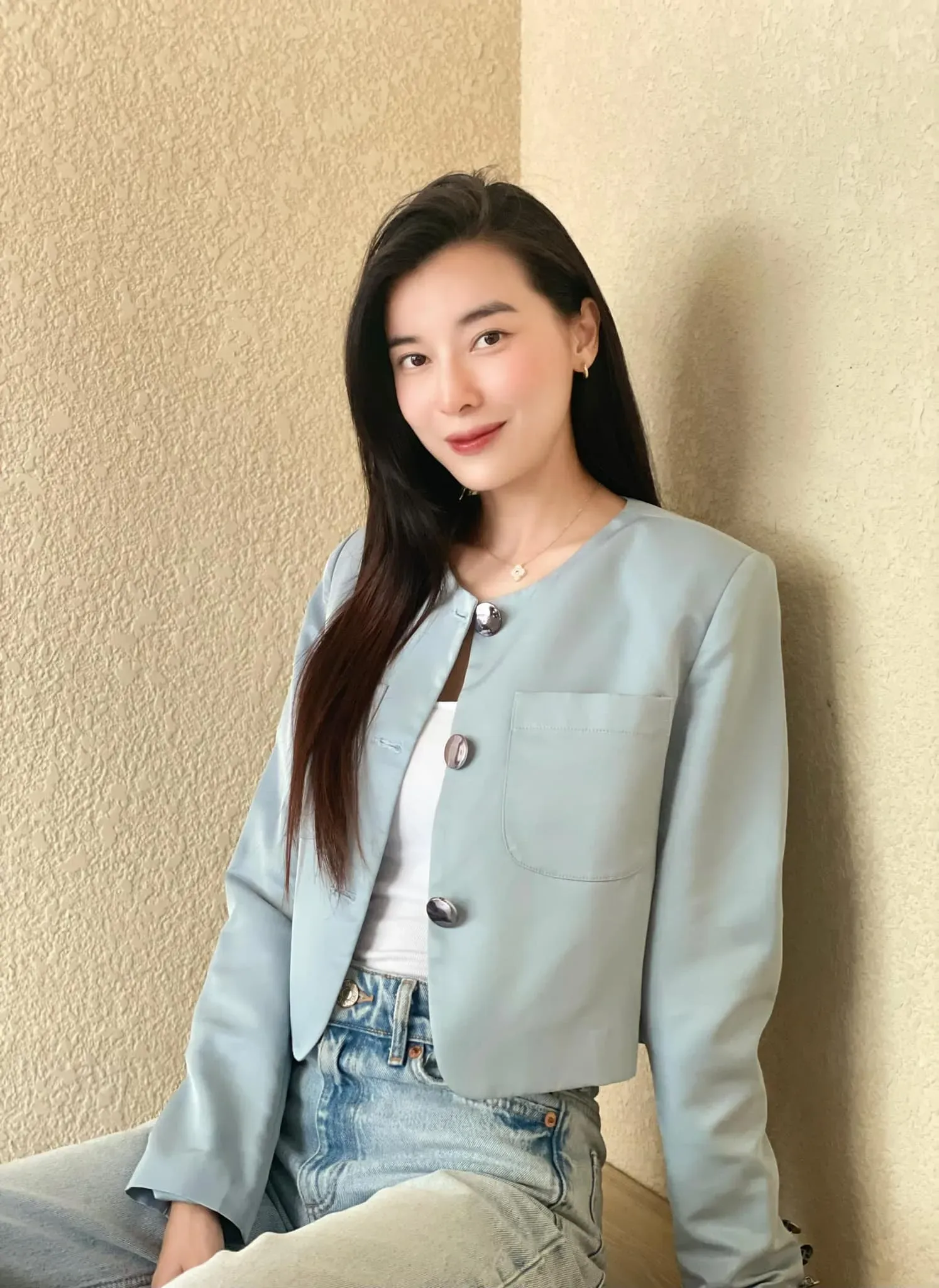 Cao Thái Hà rạng ngời với nụ cười duyên dáng Cao Thái Hà rạng ngời với nụ cười duyên dáng