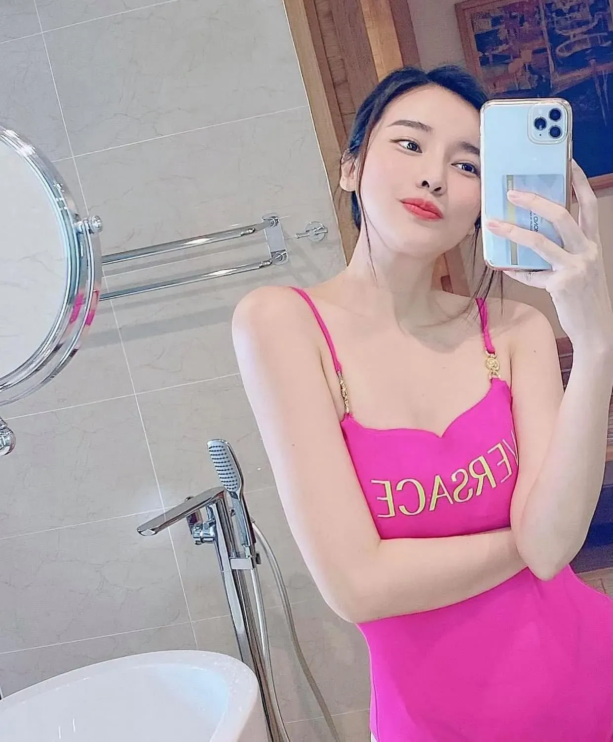 Cao Thái Hà thu hút mọi ánh nhìn qua ánh mắt Cao Thái Hà thu hút mọi ánh nhìn qua ánh mắt