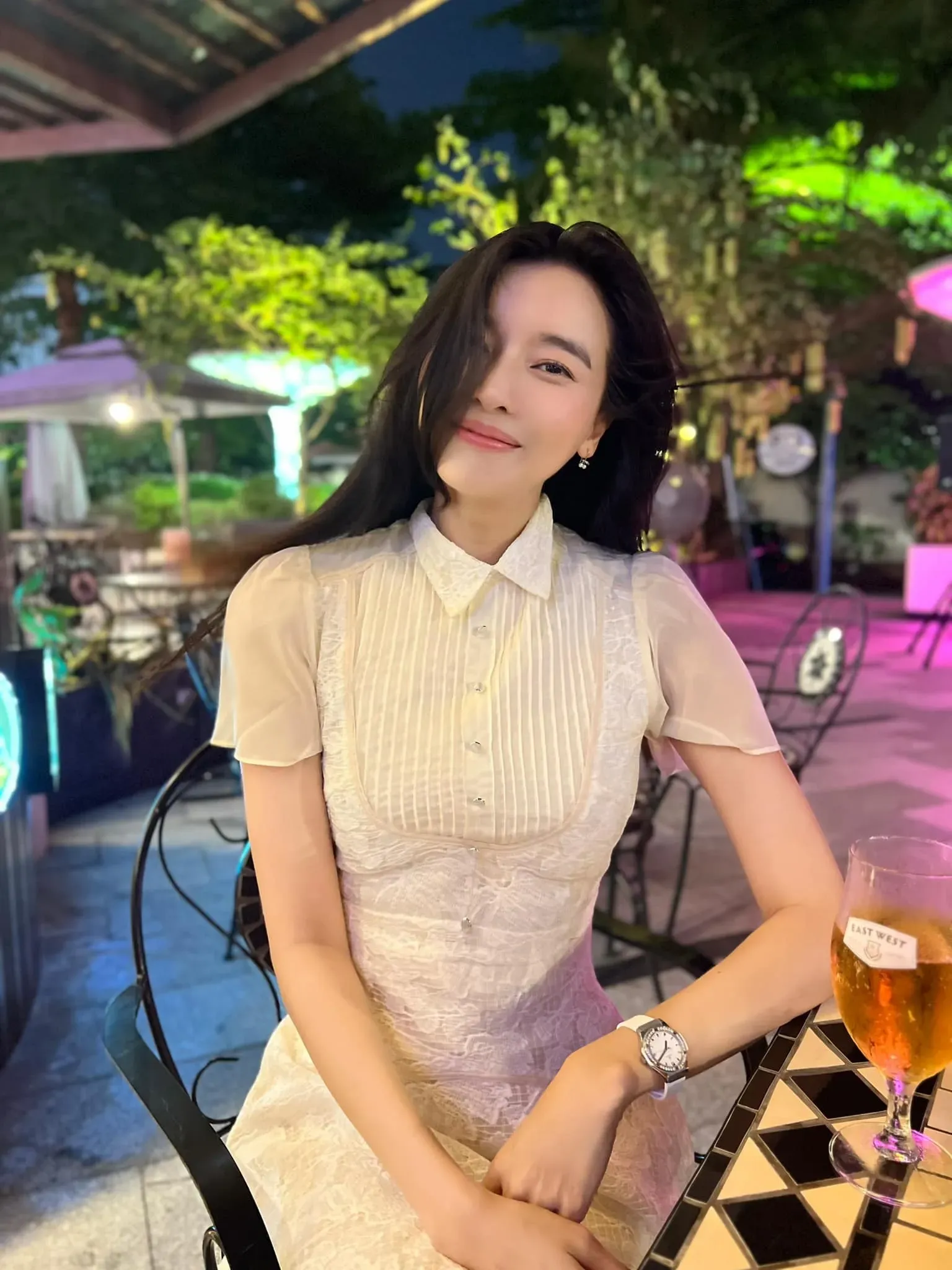 Cao Thái Hà rạng rỡ và tự nhiên trong từng khoảnh khắc Cao Thái Hà rạng rỡ và tự nhiên trong từng khoảnh khắc