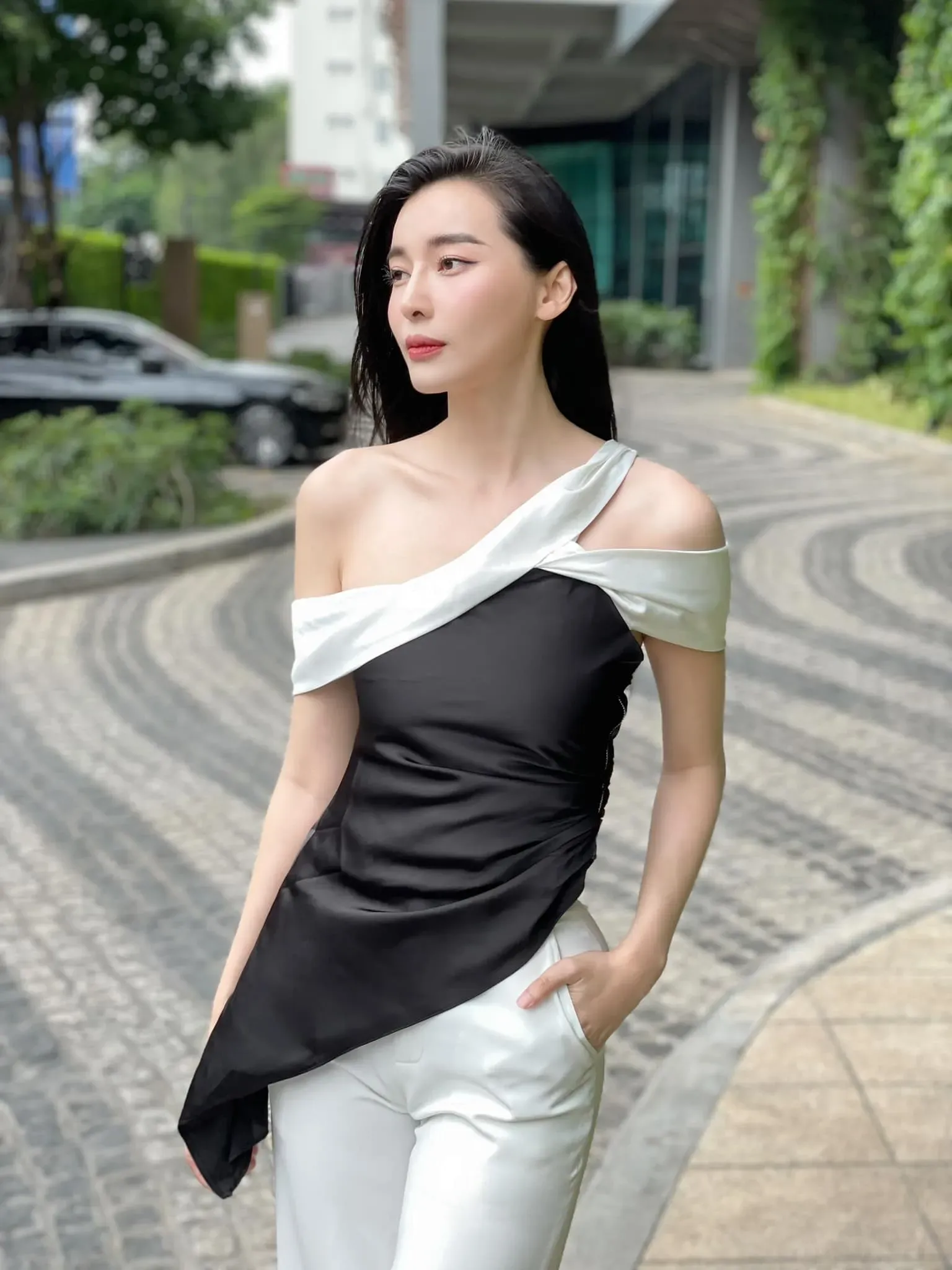 Cao Thái Hà nổi bật với thần thái rạng rỡ Cao Thái Hà nổi bật với thần thái rạng rỡ