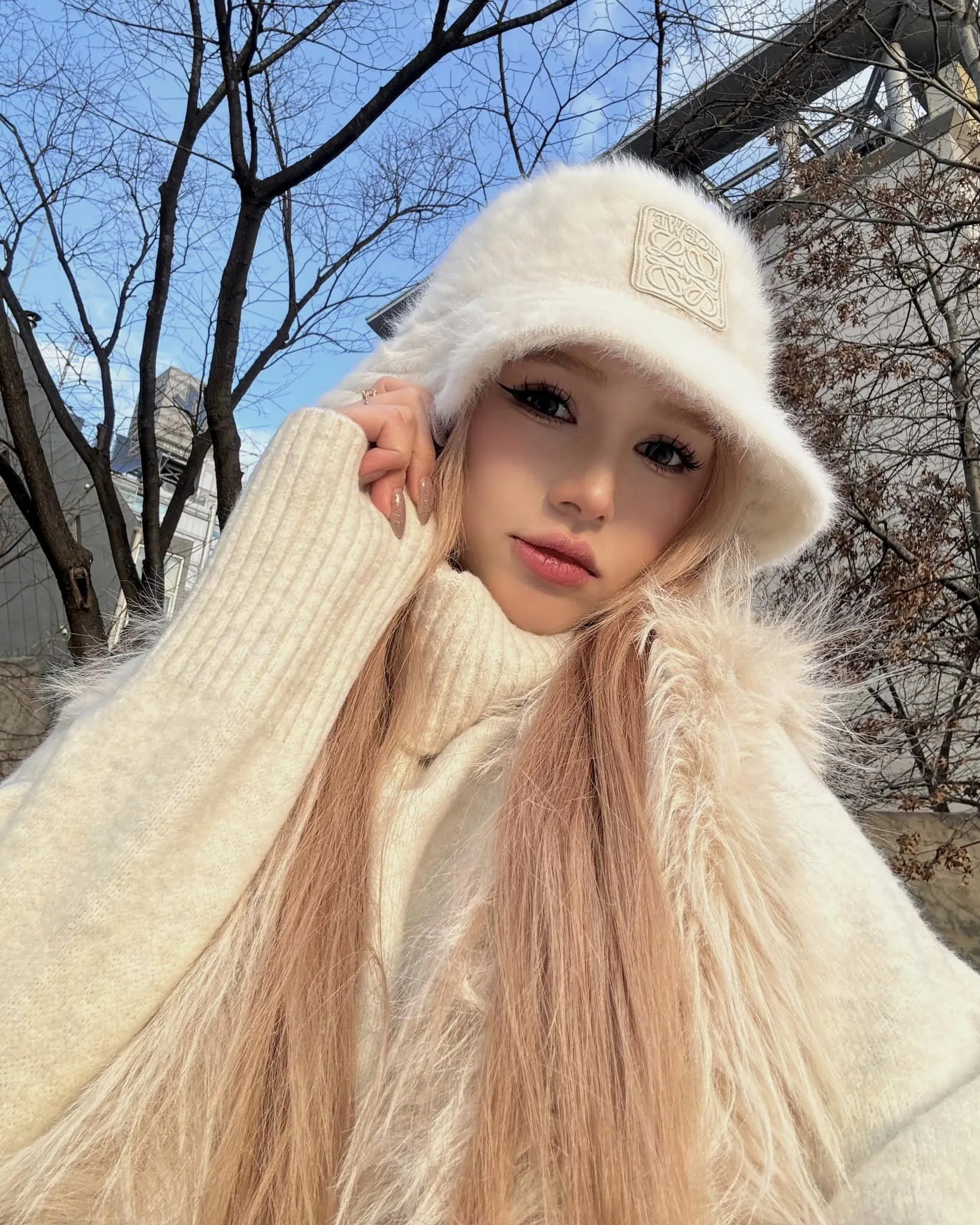 Hot girl Xoài Non thu hút ánh nhìn bởi vẻ đẹp dễ thương. Hot girl Xoài Non thu hút ánh nhìn bởi vẻ đẹp dễ thương.