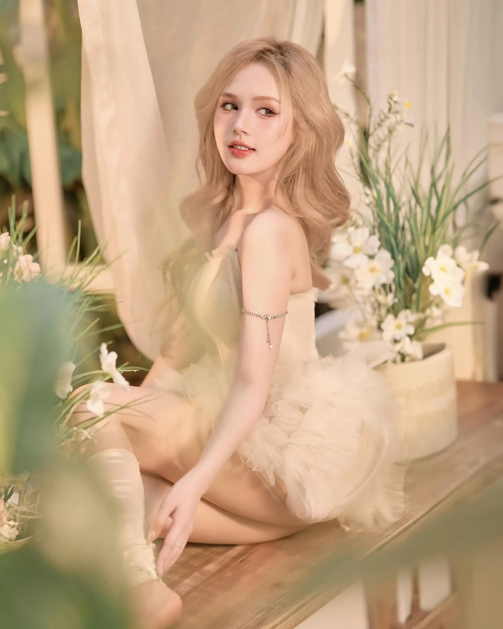 Phong cách của hot girl Xoài Non là nguồn cảm hứng cho giới trẻ. Phong cách của hot girl Xoài Non là nguồn cảm hứng cho giới trẻ.