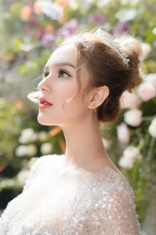 Xoài Non khiến fan cảm thấy gần gũi qua từng bài viết. Xoài Non khiến fan cảm thấy gần gũi qua từng bài viết.