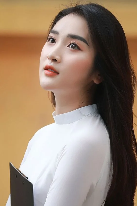 Chọn avatar ảnh gái xinh để làm nổi bật phong cách. Chọn avatar ảnh gái xinh để làm nổi bật phong cách.