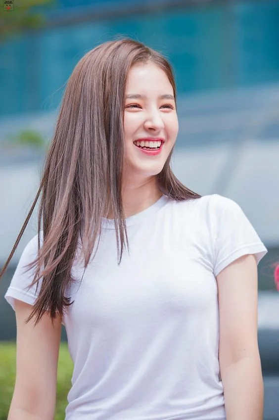 Tỏa sáng với avatar ảnh gái xinh thanh lịch, dịu dàng. Tỏa sáng với avatar ảnh gái xinh thanh lịch, dịu dàng.