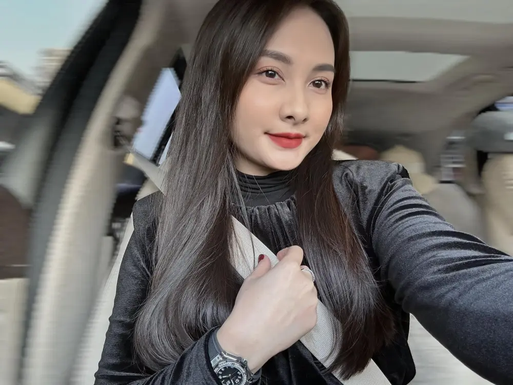Bảo Thanh lôi cuốn người nhìn với biểu cảm dịu dàng Bảo Thanh lôi cuốn người nhìn với biểu cảm dịu dàng