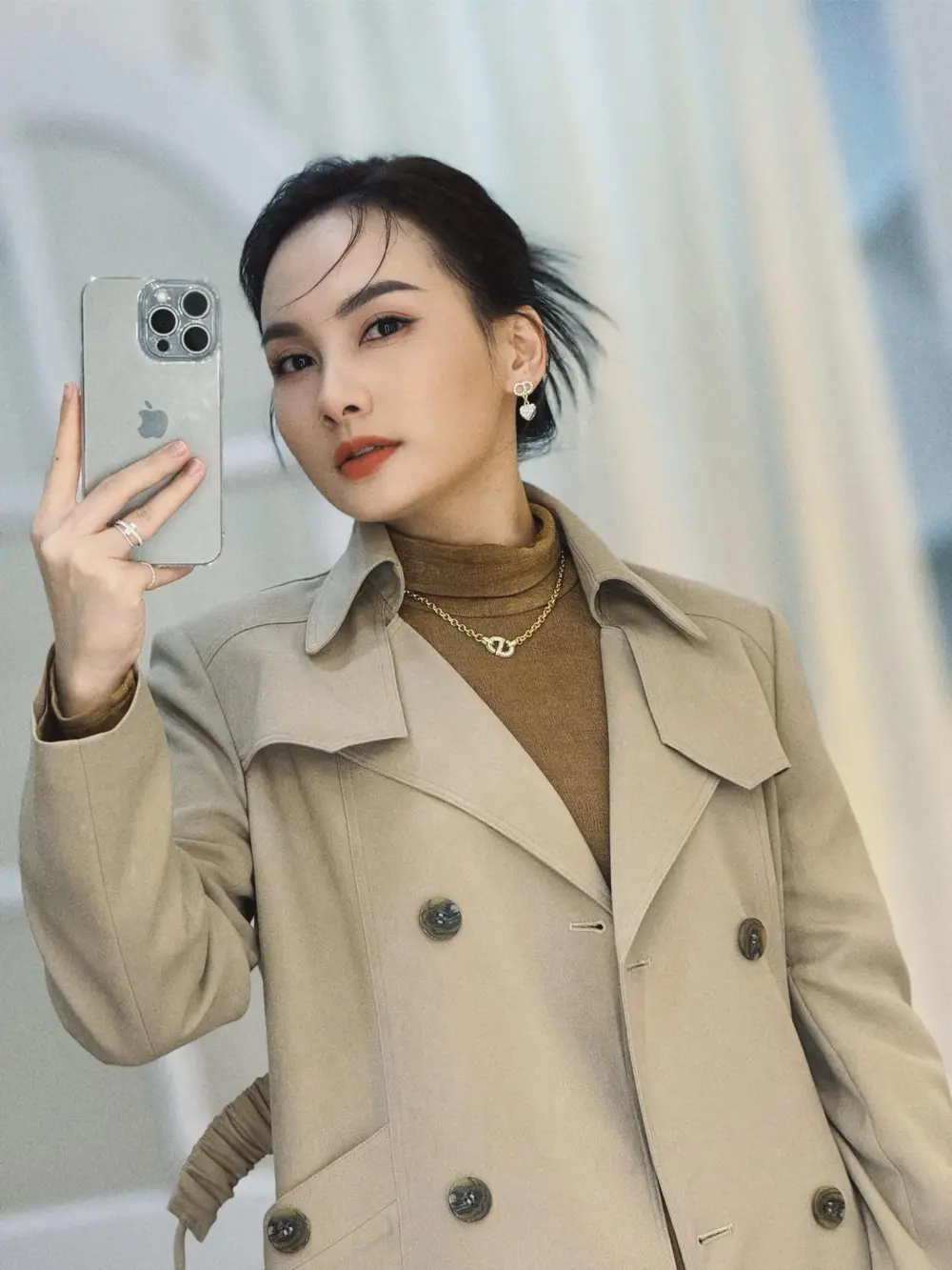 Bảo Thanh mang đến vẻ đẹp đầy sự thu hút và duyên dáng Bảo Thanh mang đến vẻ đẹp đầy sự thu hút và duyên dáng