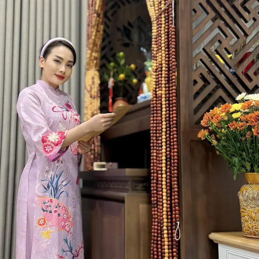Bảo Thanh thể hiện vẻ đẹp tinh tế trong mọi khoảnh khắc Bảo Thanh thể hiện vẻ đẹp tinh tế trong mọi khoảnh khắc