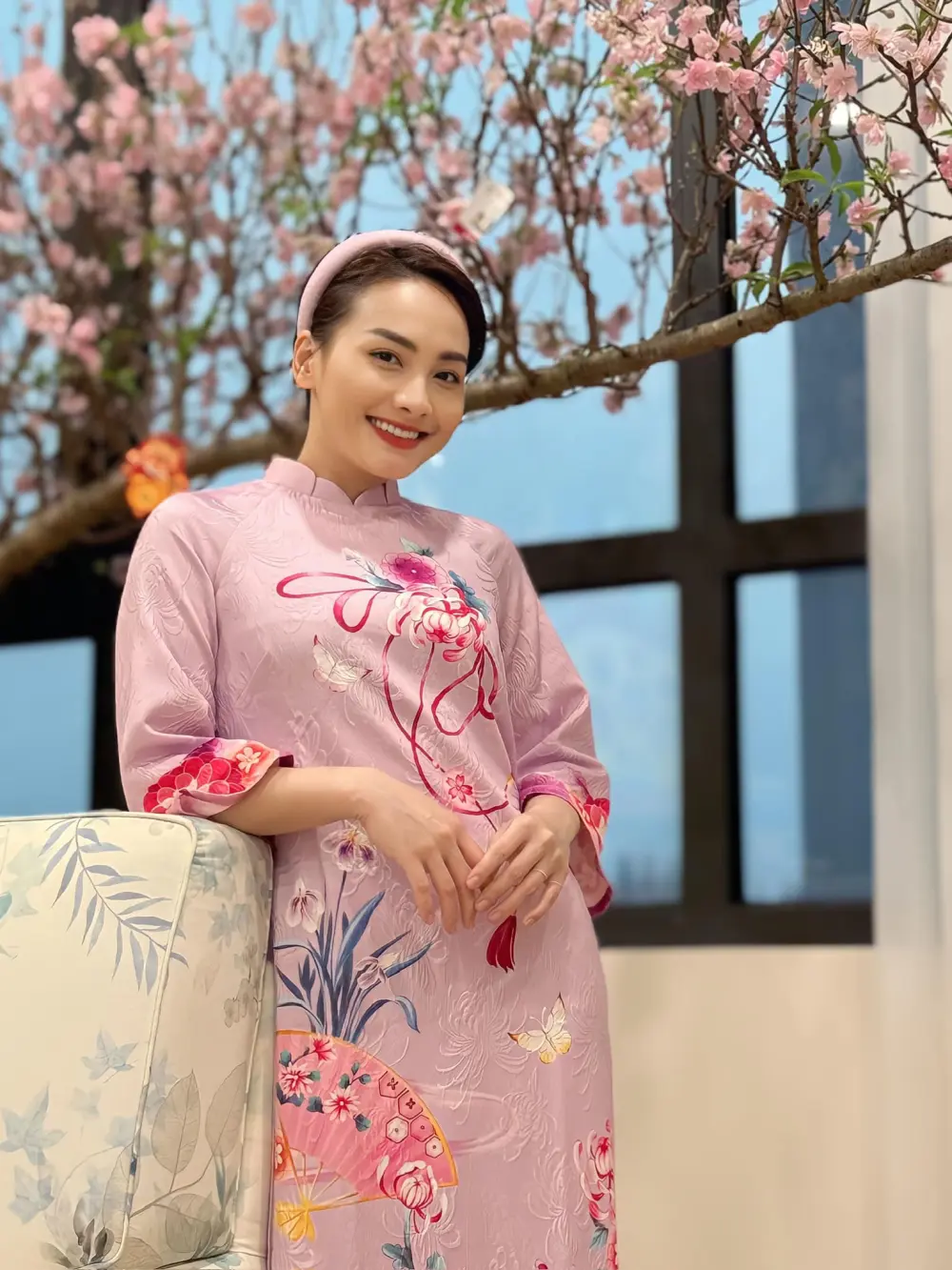Bảo Thanh tạo điểm nhấn với thần thái thu hút và dịu dàng Bảo Thanh tạo điểm nhấn với thần thái thu hút và dịu dàng