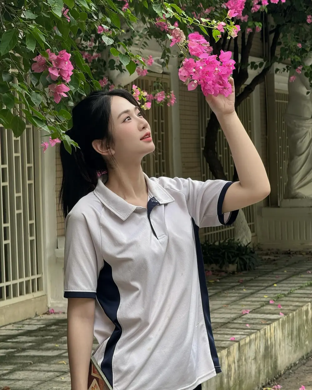 Lê Bống tỏa sáng với vẻ đẹp trong trẻo Lê Bống tỏa sáng với vẻ đẹp trong trẻo