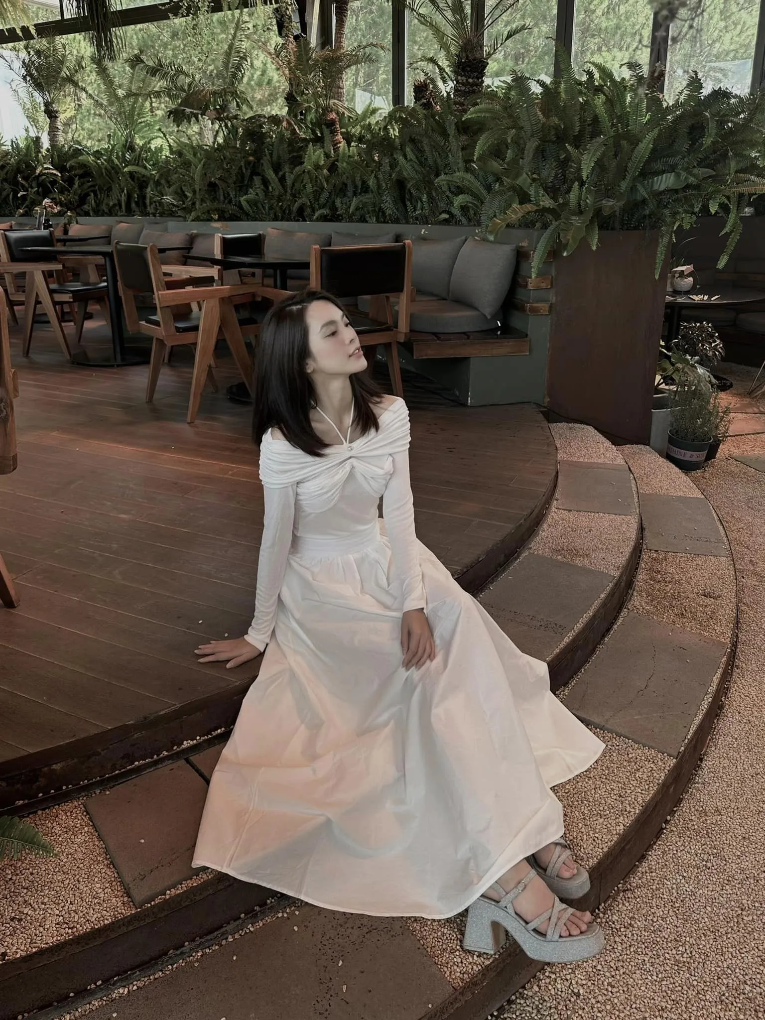 Quỳnh Lương tỏa sáng với sự tự tin và vẻ đẹp tự nhiên Quỳnh Lương tỏa sáng với sự tự tin và vẻ đẹp tự nhiên