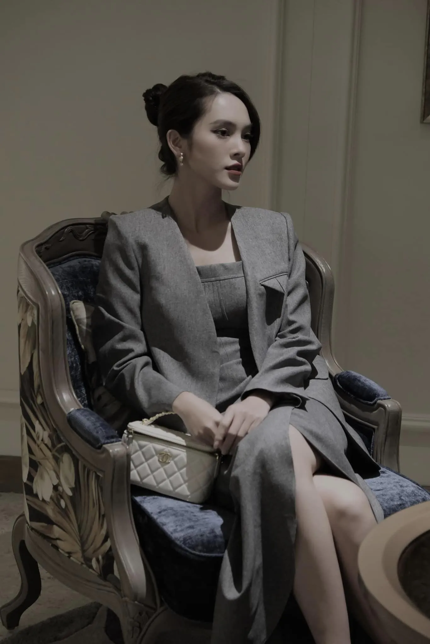 Quỳnh Lương mang lại sự tự nhiên và quyến rũ qua thần thái Quỳnh Lương mang lại sự tự nhiên và quyến rũ qua thần thái