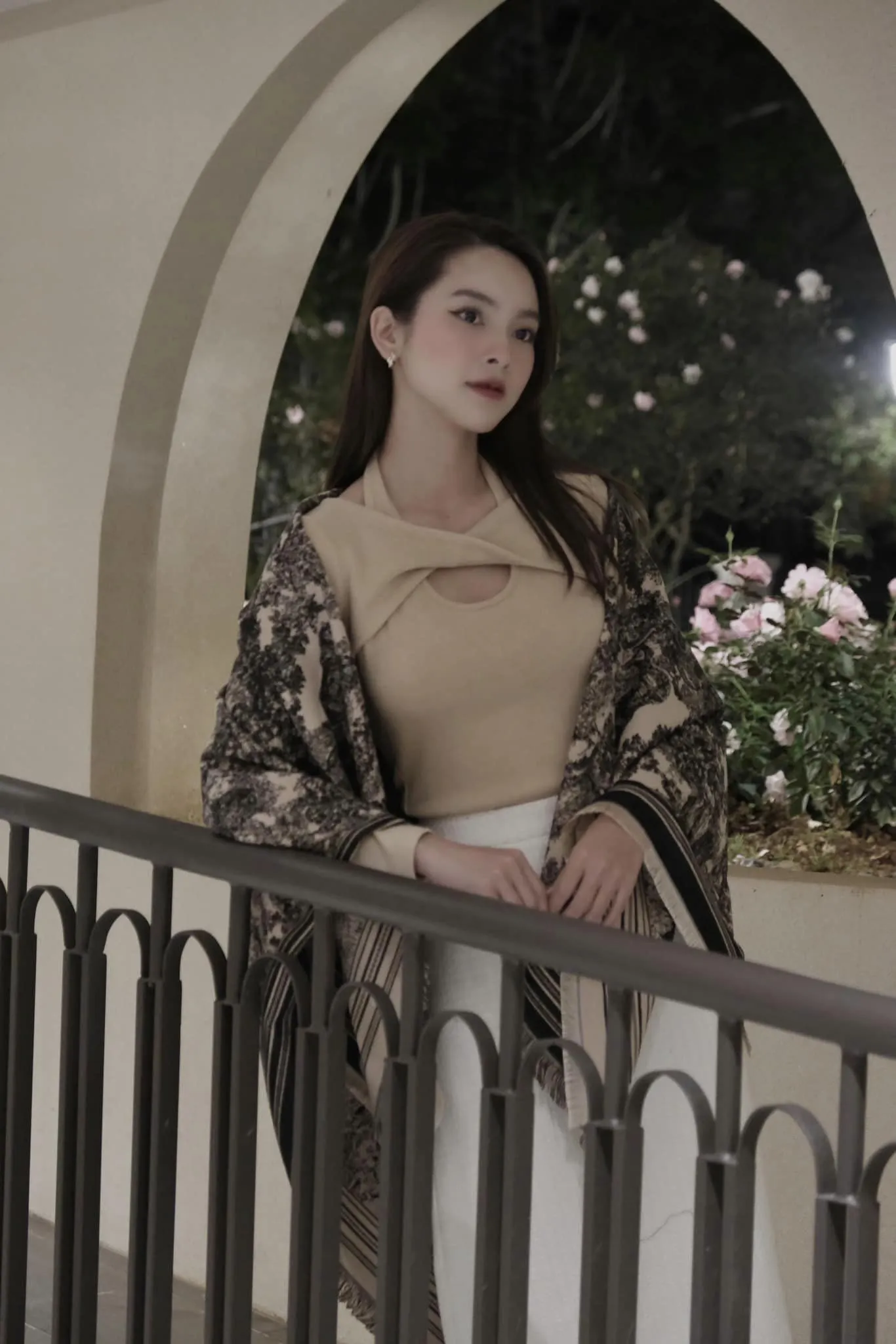 Quỳnh Lương nổi bật với nụ cười rạng ngời Quỳnh Lương nổi bật với nụ cười rạng ngời