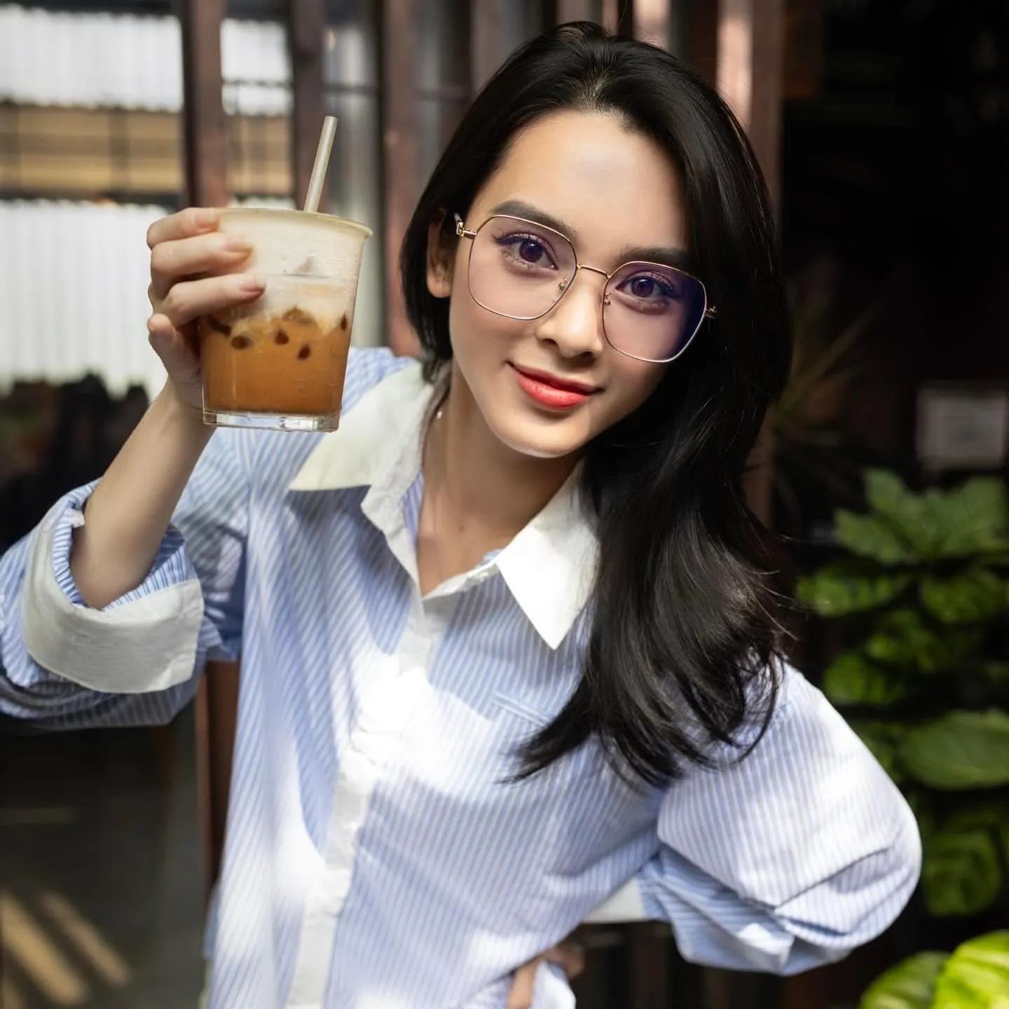 Quỳnh Lương sở hữu nét đẹp thanh tao và quyến rũ Quỳnh Lương sở hữu nét đẹp thanh tao và quyến rũ
