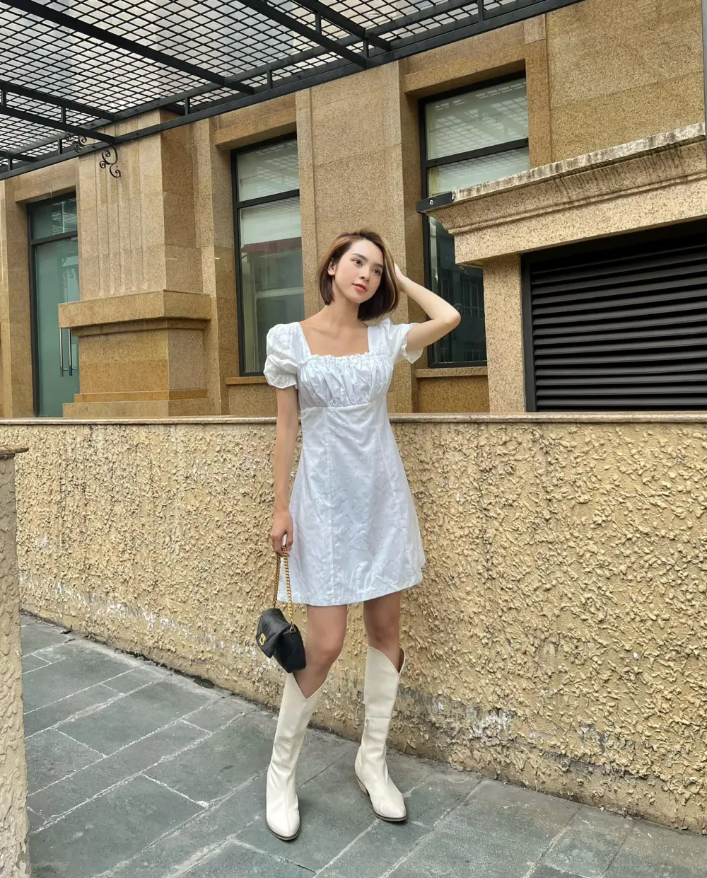 Quỳnh Lương mang đến vẻ đẹp tự nhiên và quyến rũ Quỳnh Lương mang đến vẻ đẹp tự nhiên và quyến rũ