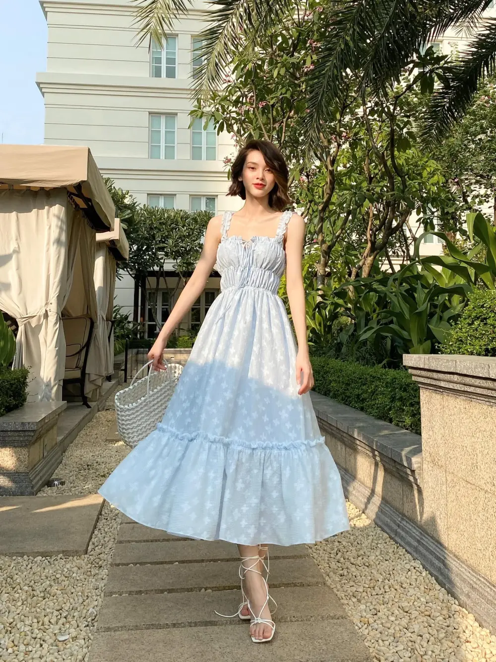 Quỳnh Lương gây ấn tượng với nụ cười rạng rỡ và tự nhiên Quỳnh Lương gây ấn tượng với nụ cười rạng rỡ và tự nhiên