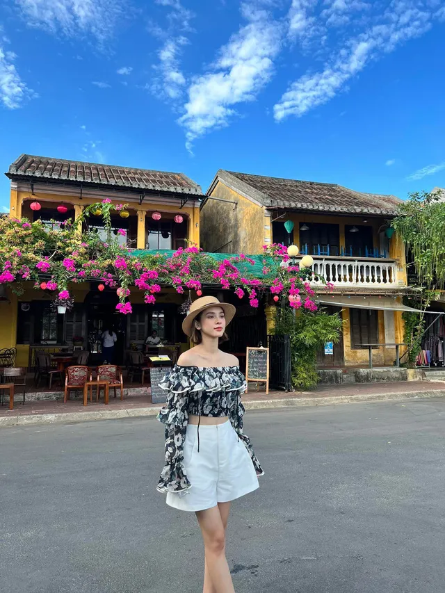 Quỳnh Lương mang đến vẻ đẹp thu hút và tự nhiên Quỳnh Lương mang đến vẻ đẹp thu hút và tự nhiên